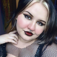 curvygothgal